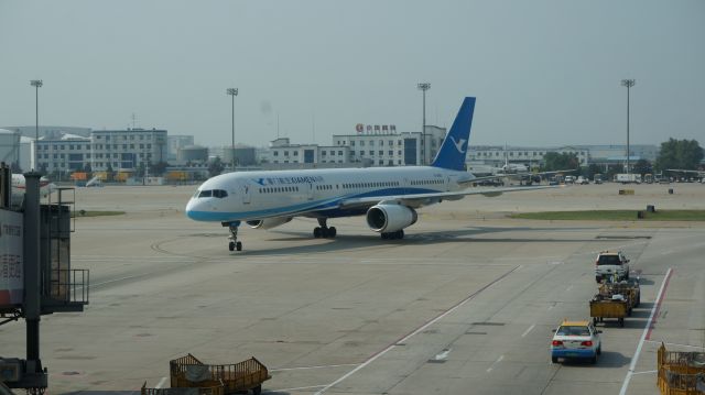 Boeing 757-200 (B-2862) - 今天在PEK看到了拍一次，少一次的波音757