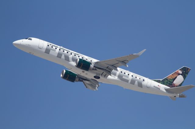 Embraer ERJ-190 (N166HQ)