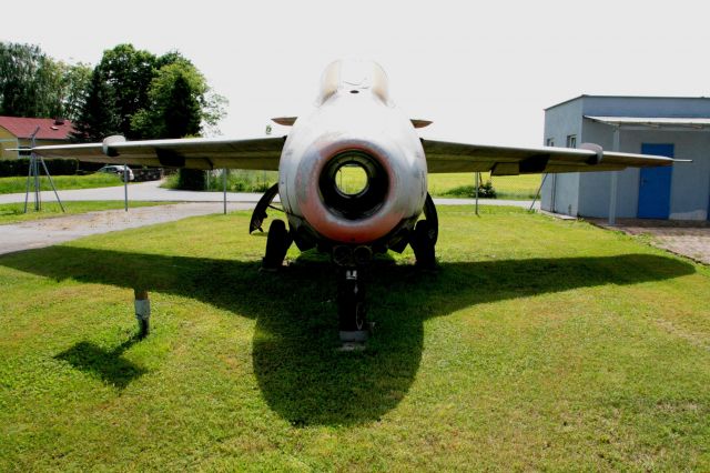 — — - Saab J-29F "Tunnan"    -   Graz, Luftfahrtmuseum  -  2013-05-19