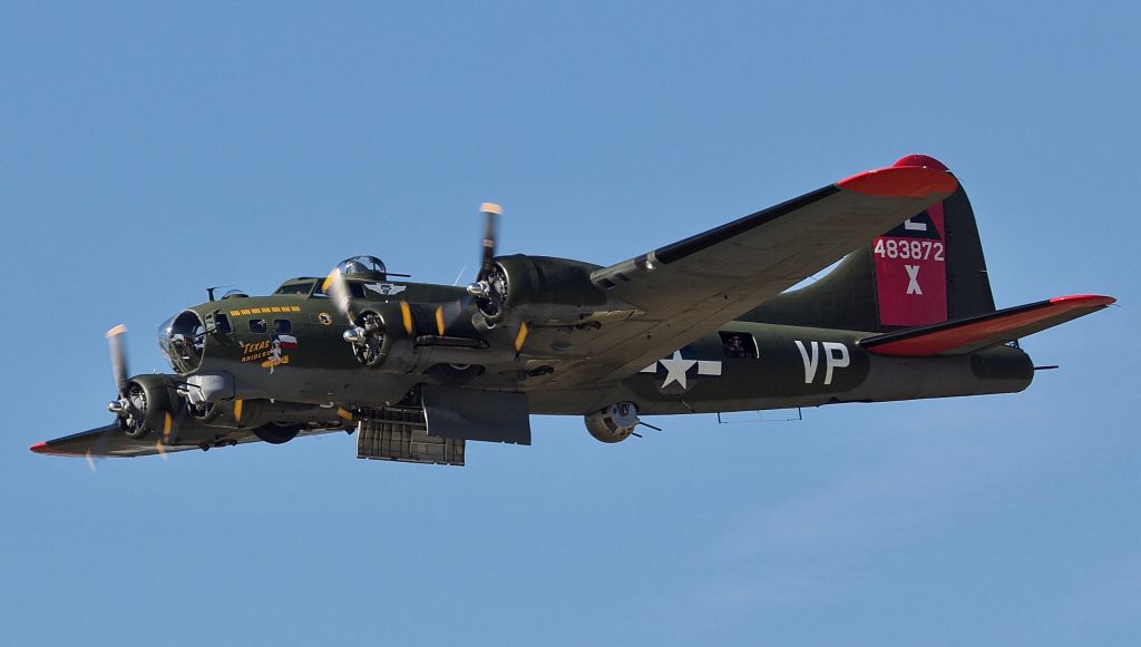 Boeing B-17 Flying Fortress (N7227C) - B-17G Flying Fortress "Texas Raiders" performing at the 2018 Commemorative Air Force Wings Over Dallas airshow (Please view in "full" for highest image quality)