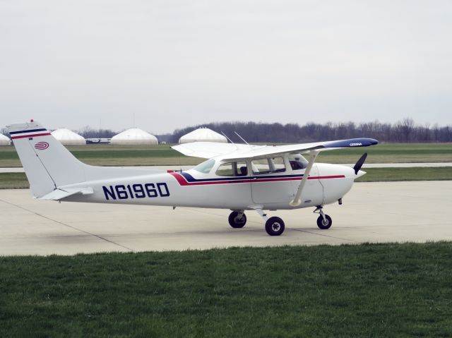 Cessna Skyhawk (N6196D) - 17 DEC 2015.