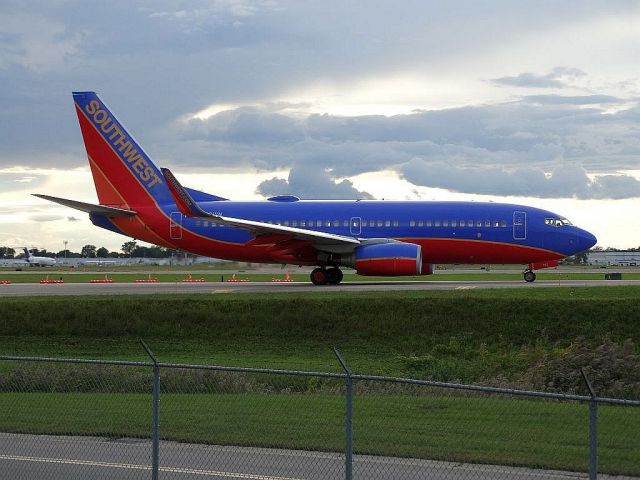 Boeing 737-700 (N952WN)