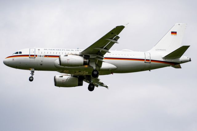 Airbus A319 (N1502)