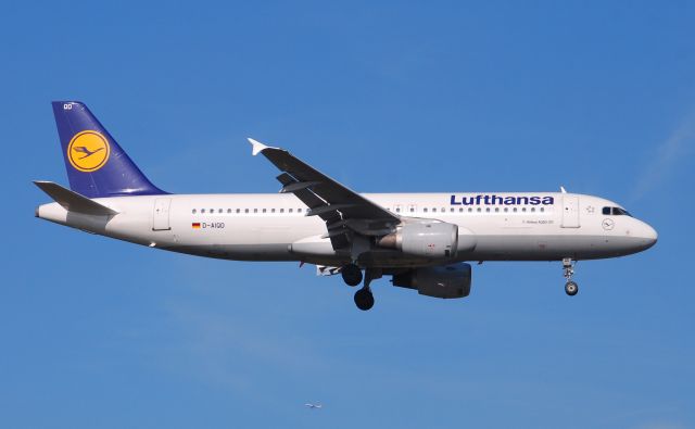 Airbus A320 (D-AIQD) - Taken from the threshold of 29L