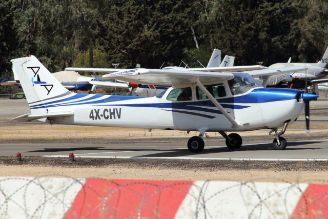 Cessna Skyhawk (4X-CHV) - 24/05/2025:br /Reims-Cessna turning to runway 28 for take-off.
