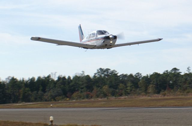 Piper Cherokee Arrow (N1590X)