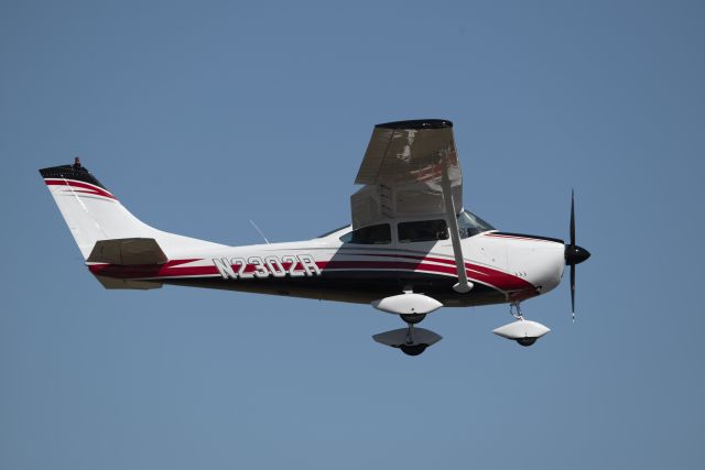 Cessna Skylane (N2303R)