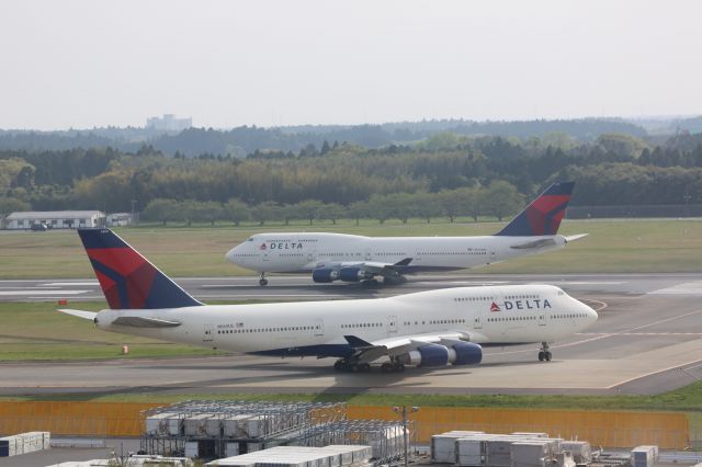 Boeing 747-400 (N669US)