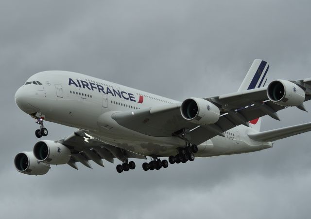 Airbus A380-800 —