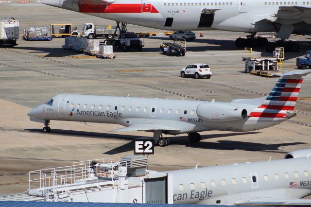 Embraer ERJ-145 (N652RS)