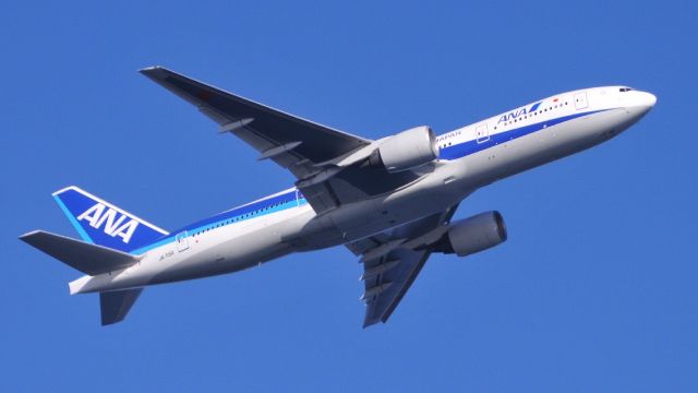 Boeing 777-200 (JA715A)