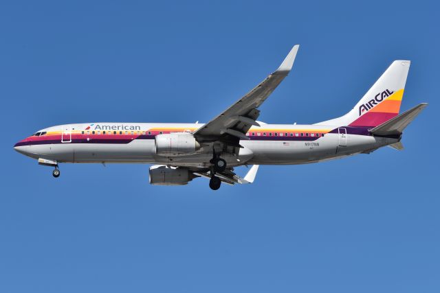 Boeing 737-800 (N917NN) - 23-L