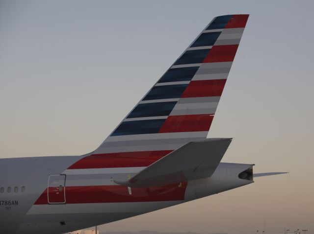 Boeing 777-200 (N786AN) - The new look of American