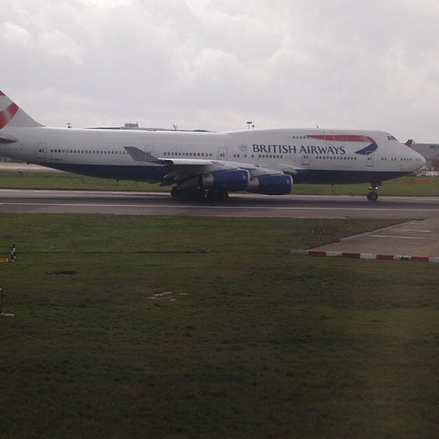 Boeing 747-400 (G-BNLW) - Taxi for Departure