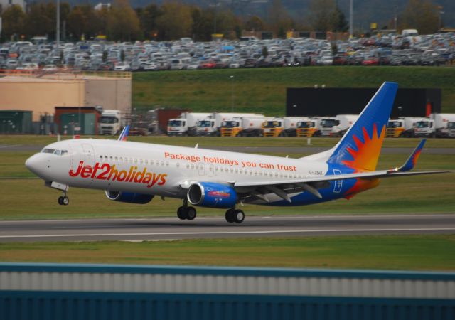 Boeing 737-800 (G-JZHT)