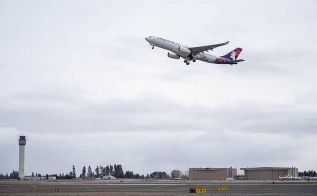 Airbus A330-200 (N381HA) - TAKING OFF FROM GEG