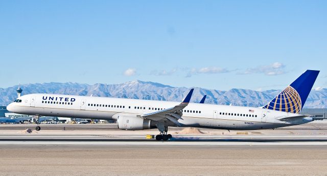 BOEING 757-300 (N74856)