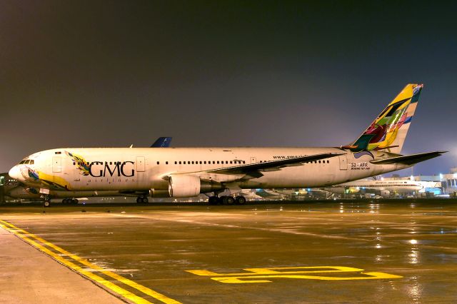 BOEING 767-300 (S2-AFR)