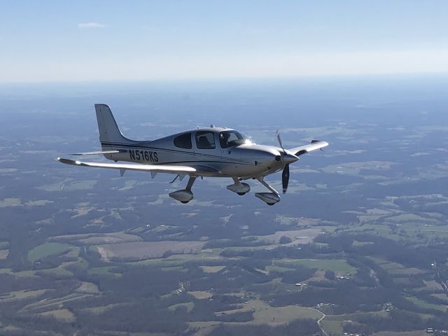 Cirrus SR-22 (N516KS)