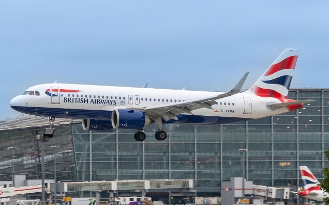 Airbus A320neo (G-TTNW) - G-TTNW Airbus A320Neo British Airways landing at London Heathrow 14/Oct/2024