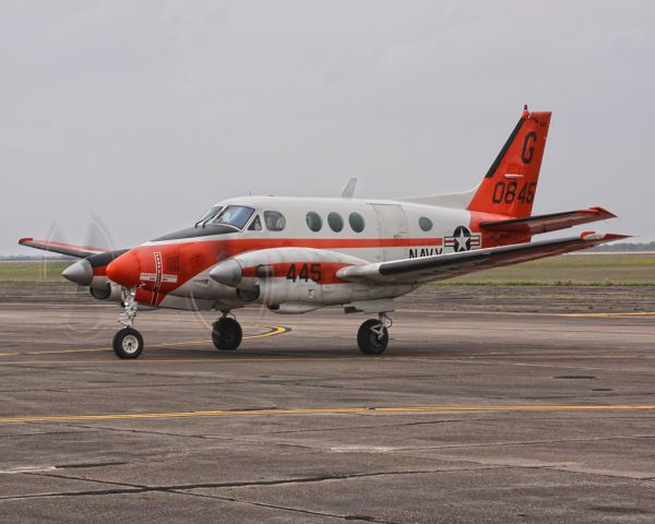 Beechcraft King Air 90 —