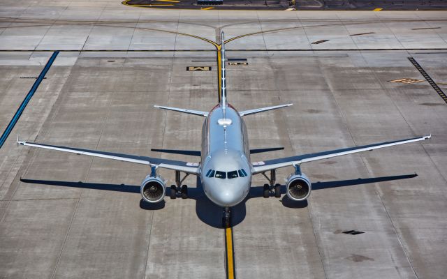 Airbus A320 (N665AW)