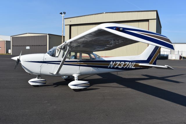Cessna Skyhawk (N737NL)