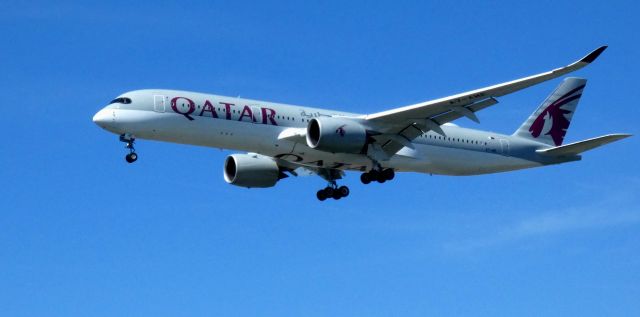 Airbus A350-900 (A7-AME) - On final is this 2018 Qatar Airways Airbus A350-941 in the Spring of 2021.