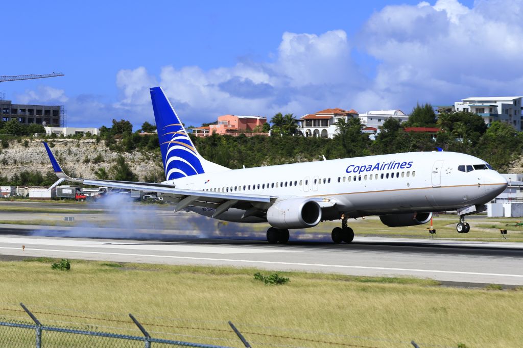 Boeing 737-800 (HP-1848CMP) - Copa Airlines smoking them at TNCM 