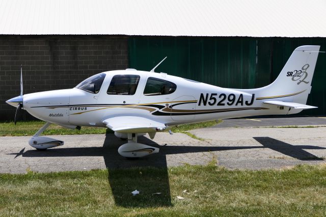 Cirrus SR-22 (N529AJ)