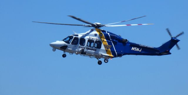 BELL-AGUSTA AB-139 (N5NJ) - About to touch down is this 2011 Leonardo AW139 Rotorcraft in the Spring of 2024.