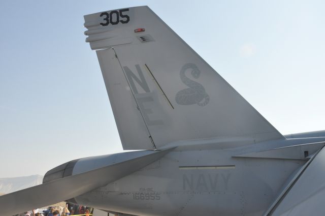 McDonnell Douglas FA-18 Hornet —