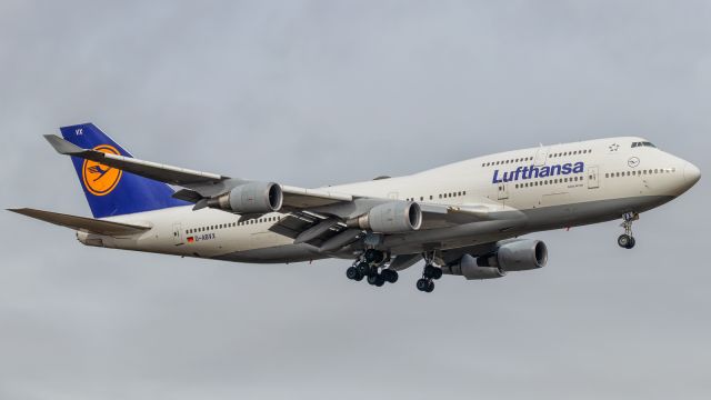 Boeing 747-400 (D-ABVX)