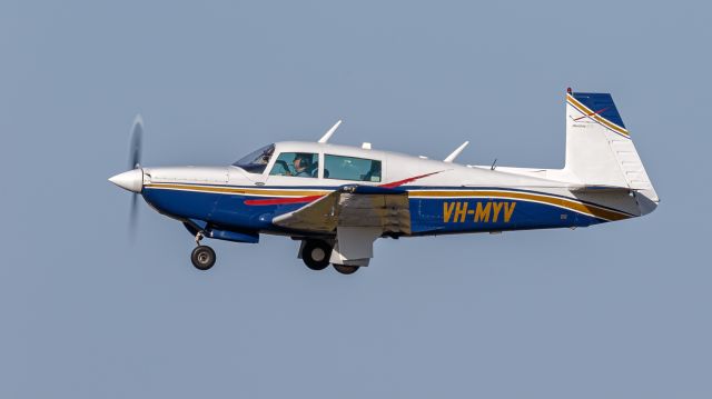 Mooney M-20 Turbo (VH-MYV)