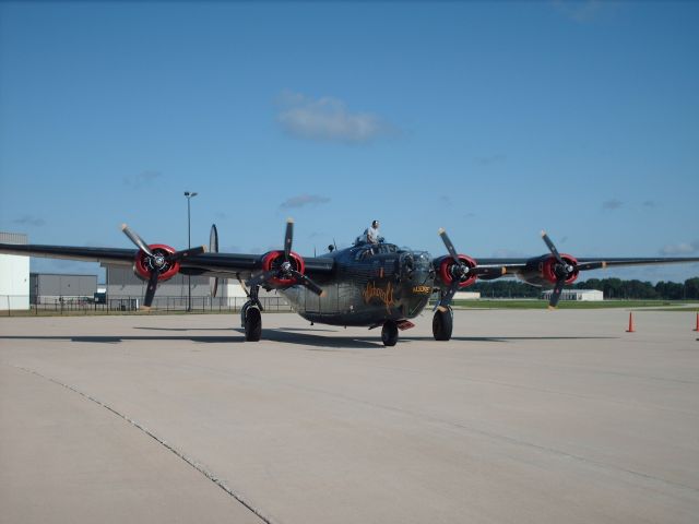 Consolidated B-24 Liberator (N224J)