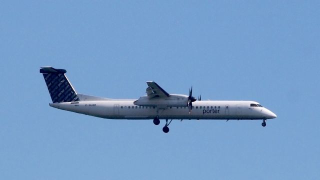 de Havilland Dash 8-400 (C-GLQD)