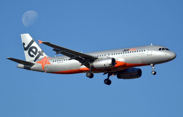 Airbus A320 (VH-VQG)