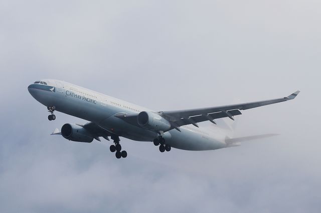 Airbus A330-300 —