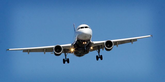 Airbus A319 (N725UW)