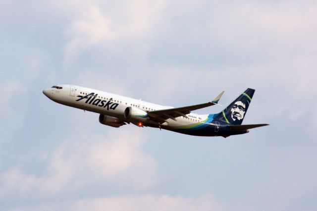 Boeing 737 MAX 9 (N918AK)