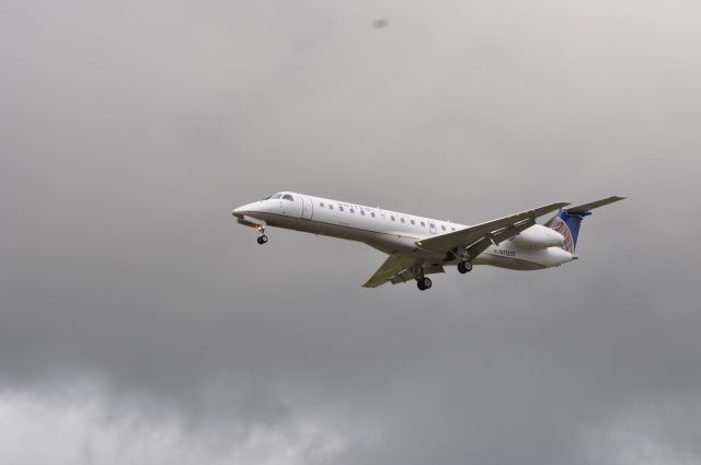 Embraer ERJ-145 (N11551)