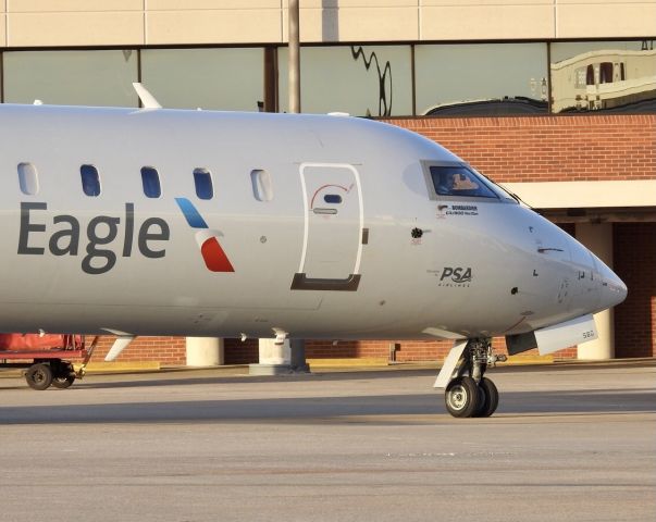 Canadair Regional Jet CRJ-900 (N580NN)