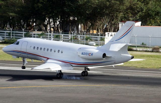 Dassault Falcon 2000 (N201CR)