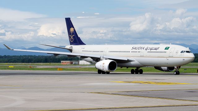 Airbus A330-300 (HZ-AQ29)