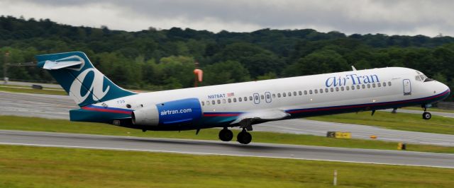 Boeing 717-200 — - Vapor on rotation.