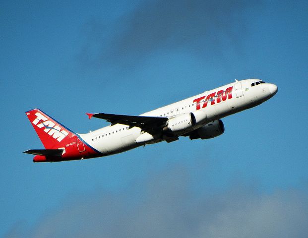 Airbus A320 (PR-MYH) - AIRBUS A.320-214