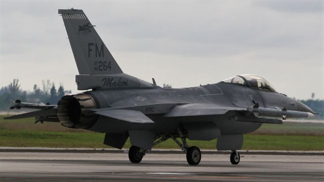 Lockheed F-16 Fighting Falcon — - A Florida Mako F16 taxis past me.