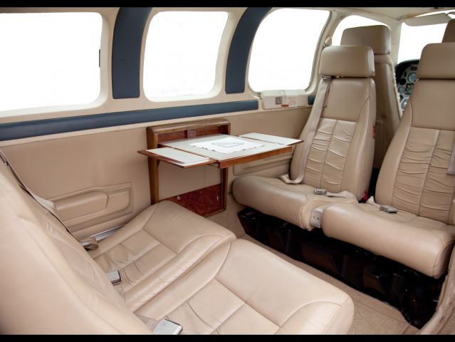 Mooney M-20 (N8111M) - Cabin of a 58 Baron.