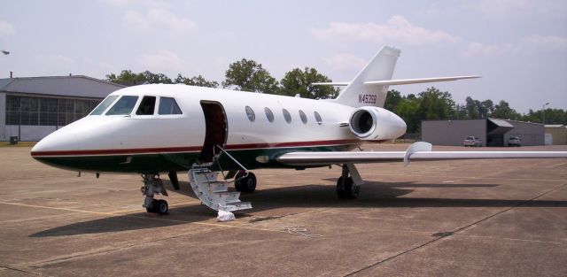 Dassault Falcon 20 (N453SB)