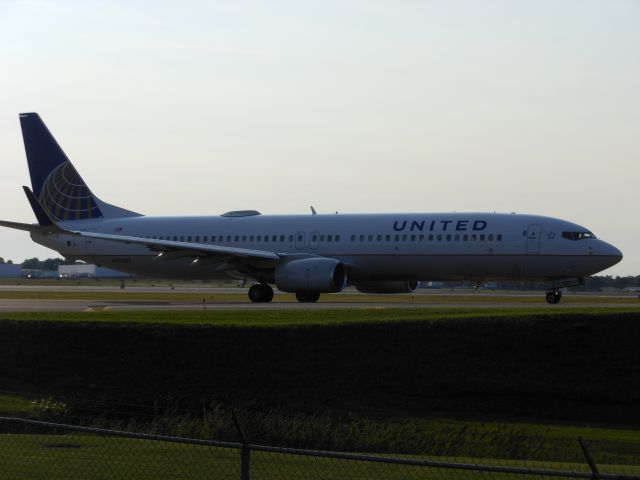 Boeing 737-900 (N37409)